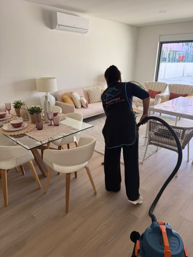 Trabalho de limpeza da GeoLimpa